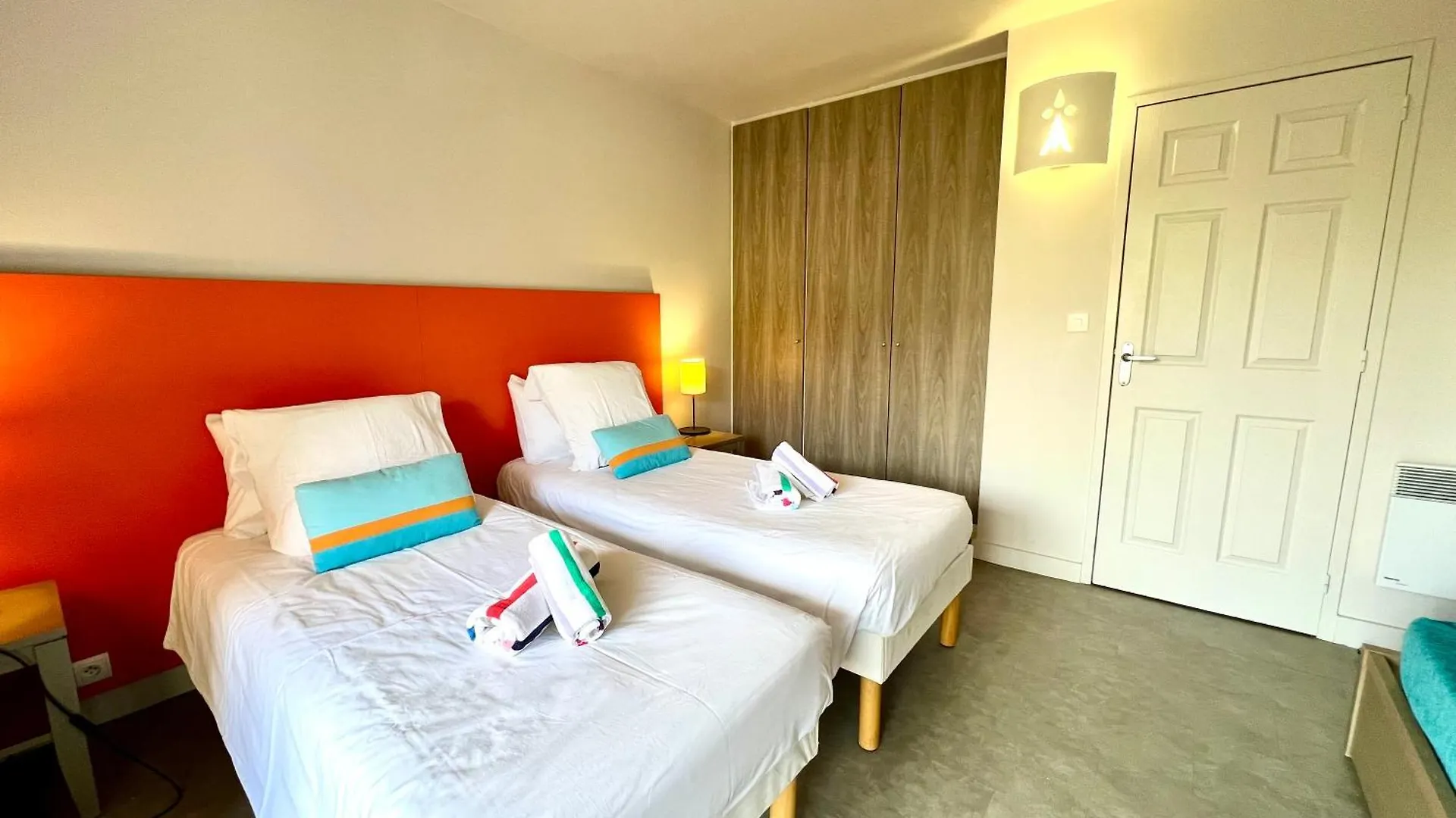 Dans Les Bras De Neptune - Plage De Trestraou - Piscine - Linge Compris - 4 A 5 Personnes Appartement Perros-Guirec 0*,  Frankrijk